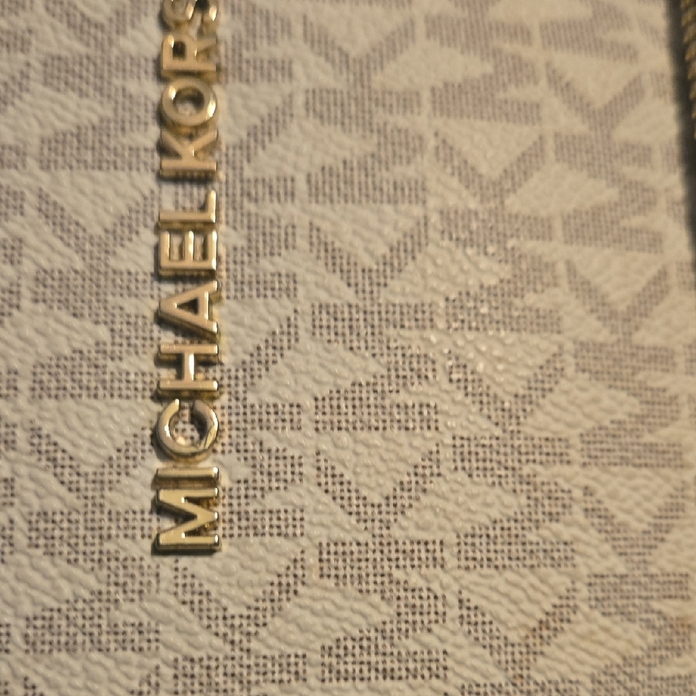 Michael Kors Monogram Cream Backpack - Picture 2 of 8